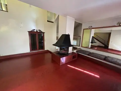 Casa 5 ambientes con 2 baños
