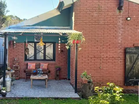 Casa quinta en venta - 4 Dormitorios 3 Baños - Mar del Plata