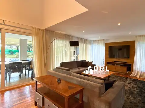 Casa en Venta en Lomas de la Carolina, USD 750.000