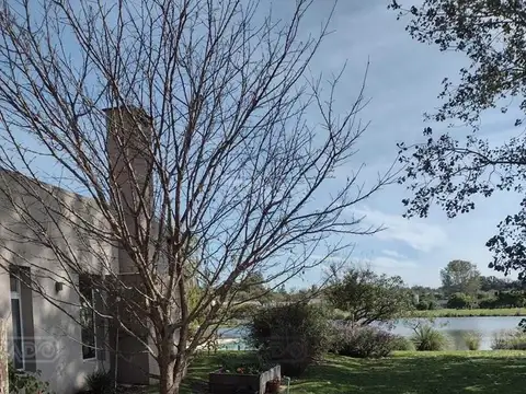 Casa en Alquiler de 3 dormitorios