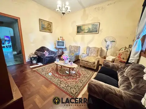 Casa en Venta con 3 cocheras