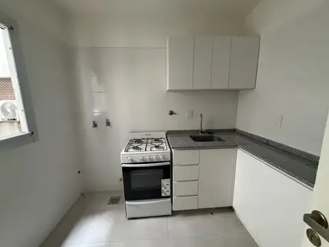Hermoso 2 ambientes todo reciclado a nuevo. Listo para entrar a vivir!