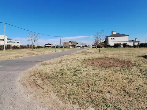 Lote en Venta, Barrio Privado "LOS PASOS GOLF, JÓCKEY CLUB", Fisherton, Rosario.