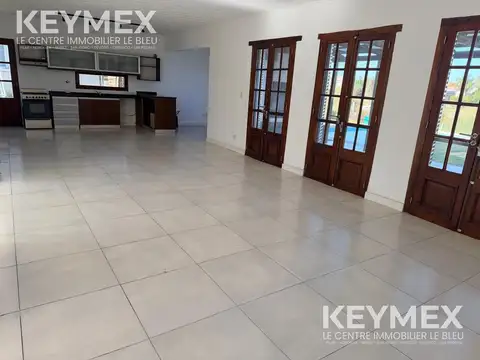 Casa 6 ambientes con 3 baños