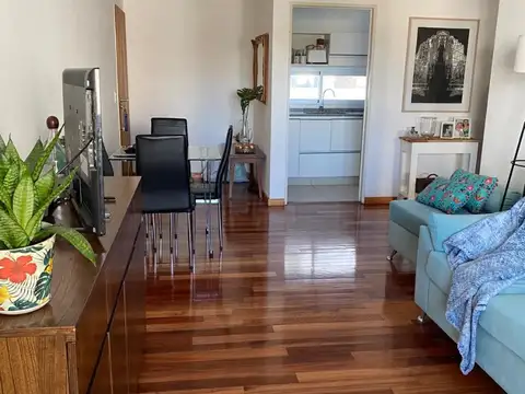 2 Ambientes Contra Frente Con Balcon 53m2 Impecable Toillete Y Suite Baulera Amenities