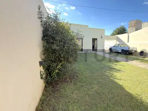 Casa 5 ambientes con 1 baño