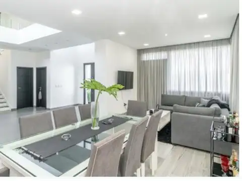 VENTA CASA 5 AMB CON PISCINA - NUEVO QUILMES
