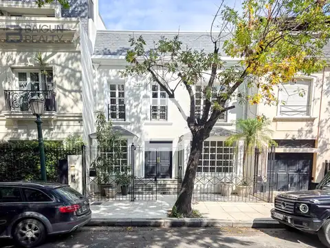 Venta Casa de 4 ambientes en Barrio Parque