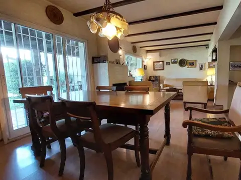 Casa en Venta con 1 cochera