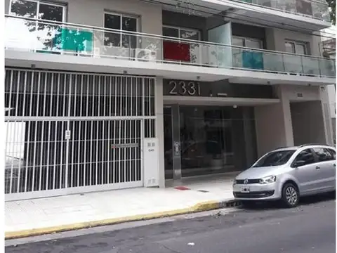 Excelente cochera fija cubierta en planta baja 