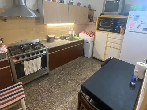 Av Castañares 6300