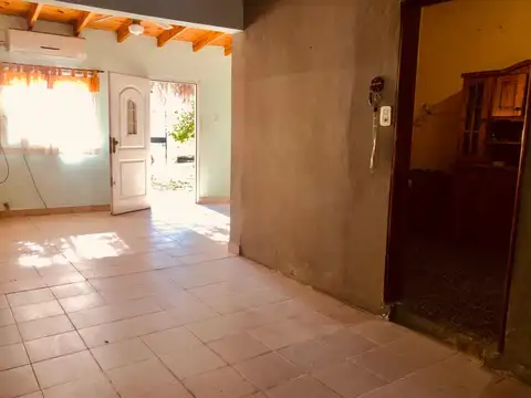 Casa 2 ambientes con 1 baño