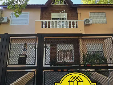 Impecable Dúplex, 4 Ambientes, Entrada De Auto !! Excelente Ubicación Villa Ballester !!
