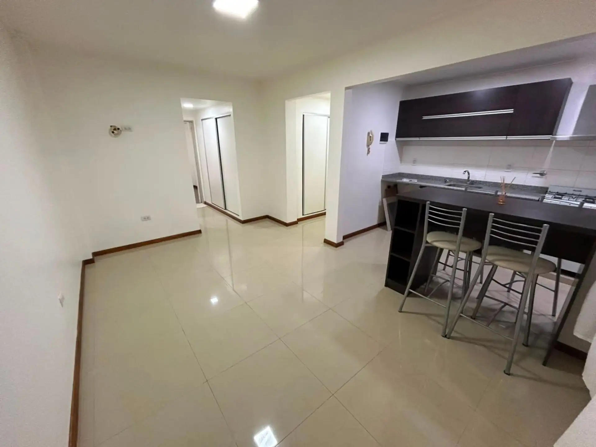 VENTA DPTO 2 AMB PLAZA COLON RECICLADO COCHERA