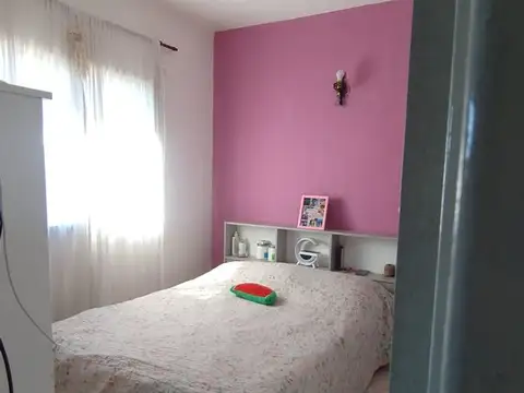 VENTA CASA C/QUINCHO-TERRAZA-COCHERA-ACRED/PERMUTA