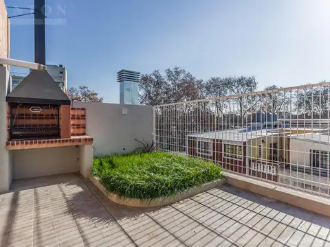 JARDIN - TERRAZA - PARRILLA - ESTRENAR - PH - TRIPLEX - VENTA DEPARTAMENTO 3 DORMITORIOS AGRONOMIA