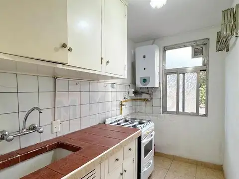 AMPLIO MONOAMBIENTE CON COCINA INDEPENDIENTE