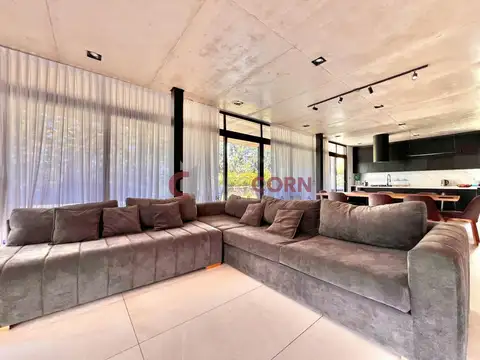 Casa 5 ambientes con 5 baños