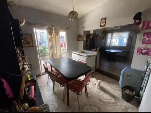 Casa en venta - 4 Dormitorios 2 Baños - Mar del Tuyú