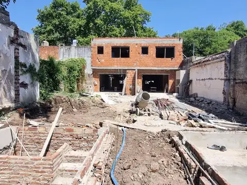 Casa de 3 ambientes con cochera en venta en Punta Chica, San Fernando