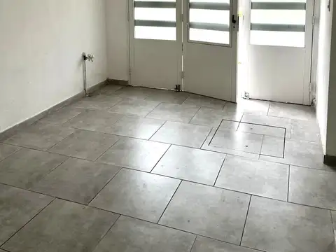 Casa en Alquiler con 1 cochera