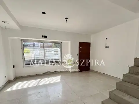 DUPLEX 3 AMBIENTES - 2 DORMITORIOS- CASTELAR  SUR