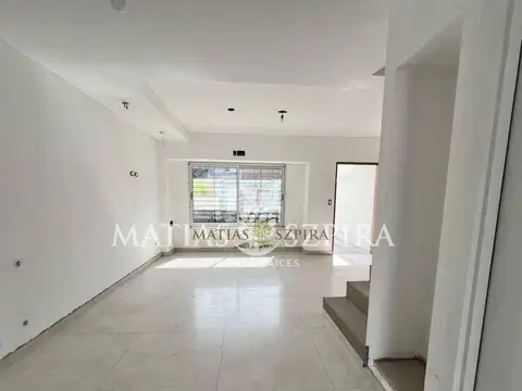 Casa en Venta en Castelar, USD 180.000