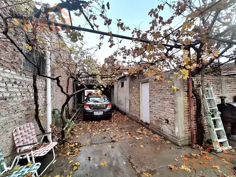 Casa 4 ambientes con 1 baño