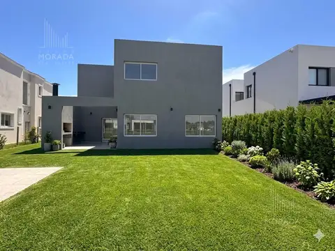 Casa en Santa Lucia, Pilar del Este
