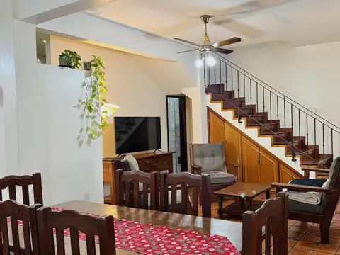 Casa 7 ambientes con 3 baños
