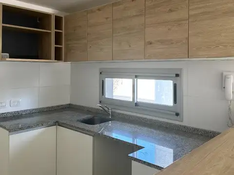 Dpto 2 amb con terraza propia y 2 cocheras - Alte Brown 2438
