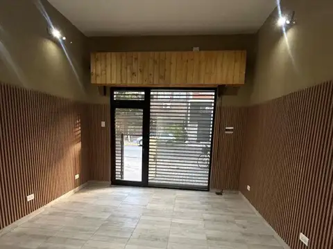 LOCAL EN ALQUILER BANFIELD A ESTRENAR BUENA ZONA COMERCIAL !