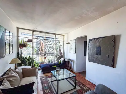 TRES AMBIENTES EN VENTA CON BALCON / PISO ALTO