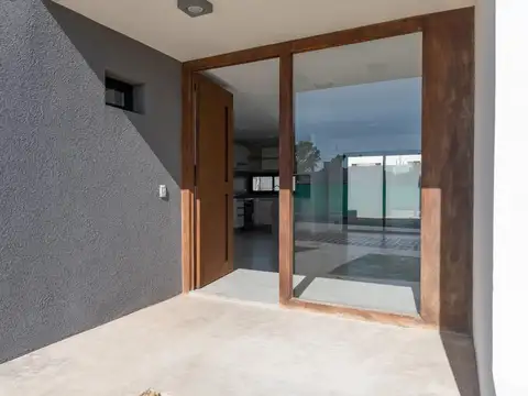 Casa 4 ambientes con 3 baños