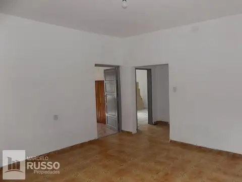 Casa 3 ambientes con 1 baño
