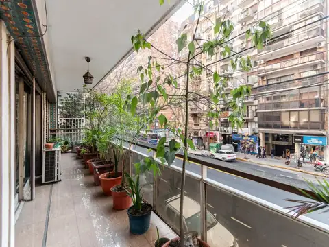 Avenida Santa Fe 3300, Piso 1