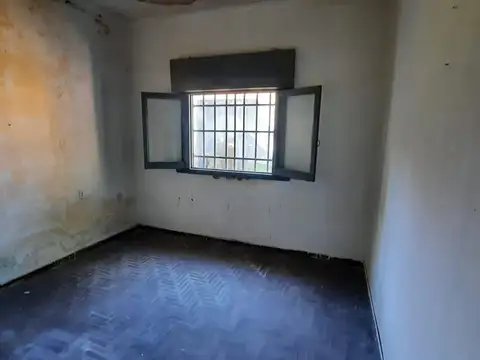 Casa en La Plata a reciclar de 2 dormitorios