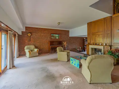 Casa 6 ambientes con 2 baños