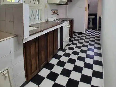 Venta Casa de 2 dormitorios y terraza, en planta alta.