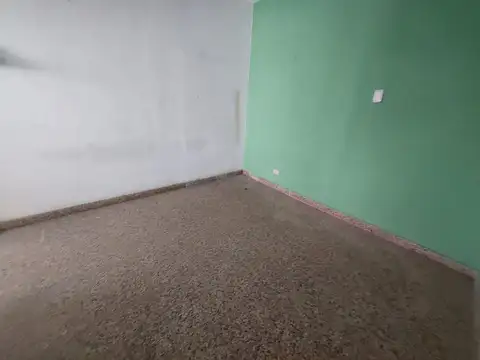 CASA + DEPTO EN VENTA EN LANUS OESTE CON JARDIN