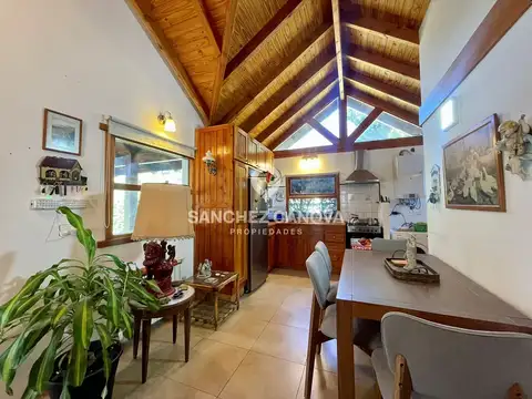 Casa 4 ambientes con 2 baños
