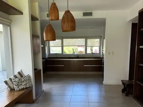 Casa en Alquiler Temporal en Countries y Barrios Cerrados en la Plata, $ 3.000