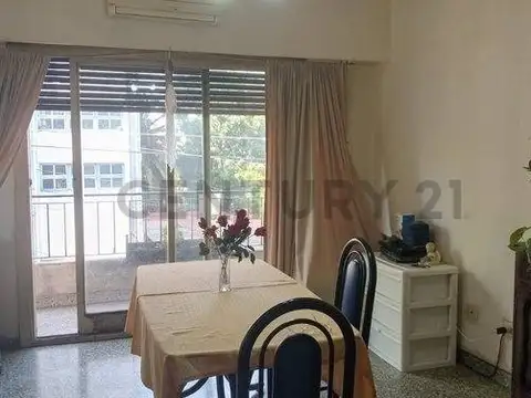 Carlos Pellegrini 2900, Piso 0