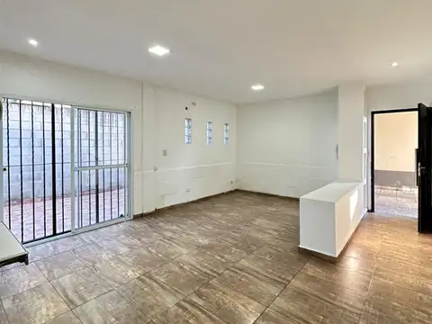 Departamento en Alquiler en Castelar Sur, $ 450.000