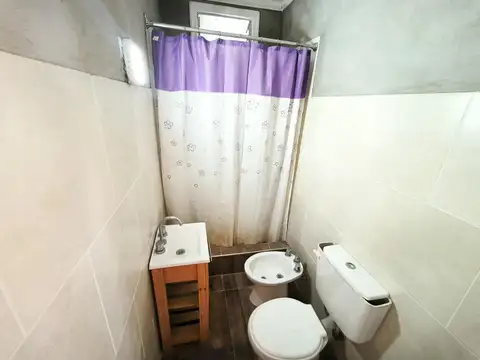 Casa 3 ambientes con 1 baño