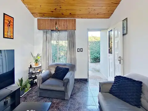 Casa 4 ambientes con 1 baño