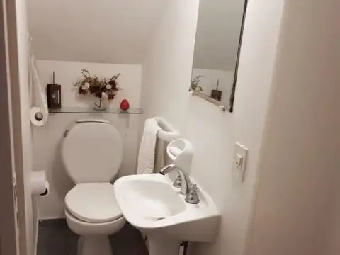 Dúplex 4 ambientes en complejo residencial, con cochera y jardín - Versalles