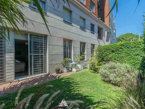 Venta dúplex 2D. con jardín propio y cochera