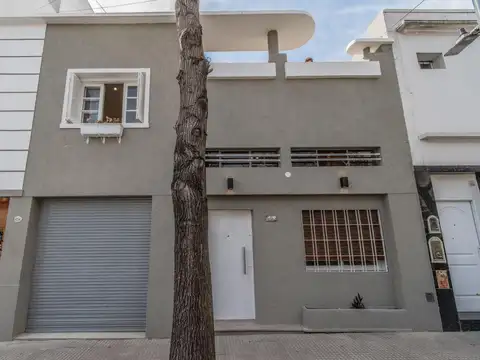 Alquiler, PH, 4 Ambientes, 2 Baños completos,Cochera Cubierta, Reciclado a nuevo, Saavedra,CABA