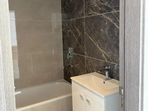 DEPTOS  2 Y 3 AMB  DOBLE BALCON, COCHERA,TERRAZA CON PARRILLA Y SOLARIUM. DETALLES DE CATEGORIA